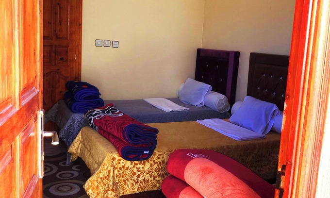 Tata Cama Y Desayuno | Villa in Tata City - Spacious 6-bedroom with Private-Badroom/Shower