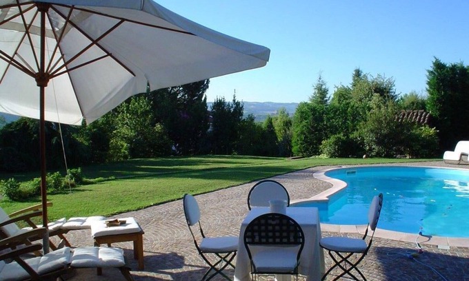 Roddi Villa | Villa en Langhe, cerca de la espléndida ciudad de Alba.