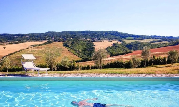 Todi Villa | Villa en Todi, magníficas vistas, piscina privada, servicio de limpieza
