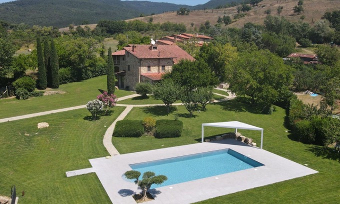 Bibbiena Casa | Villa en Toscana con Piscina y Vistas