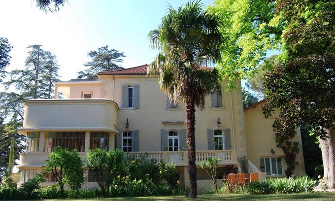 Valreas Villa | Villa en Valréas con Piscina y Vista al Jardín