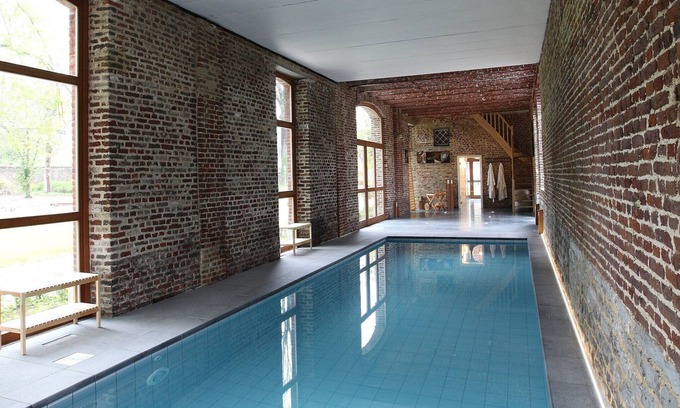 Wanze Villa | Villa para grupos con piscina y sauna
