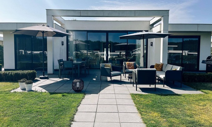 Zeewolde Casa | Villa en Zeewolde con embarcadero privado