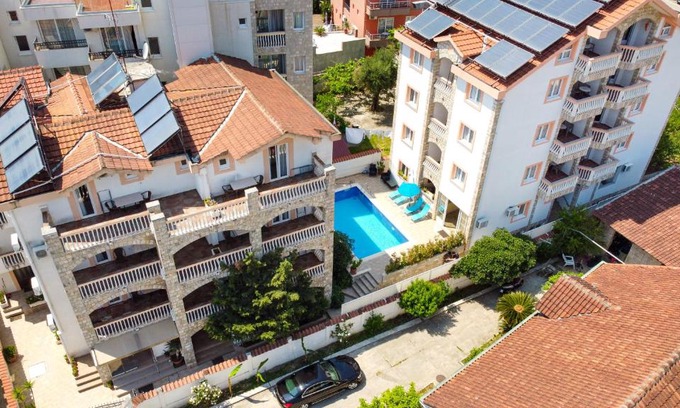 Maini Hotel | Villa IPER