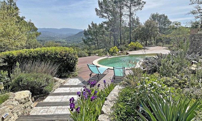 Sillans-la Cascade Casa | Villa Isabella - Haven of peace with swimming pool and panoramic view. sleeps 4