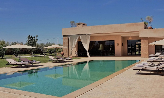 El Aggada Villa | A 10min del Golf, Villa ISILBI compuesta de 5 habitaciones, Piscina.