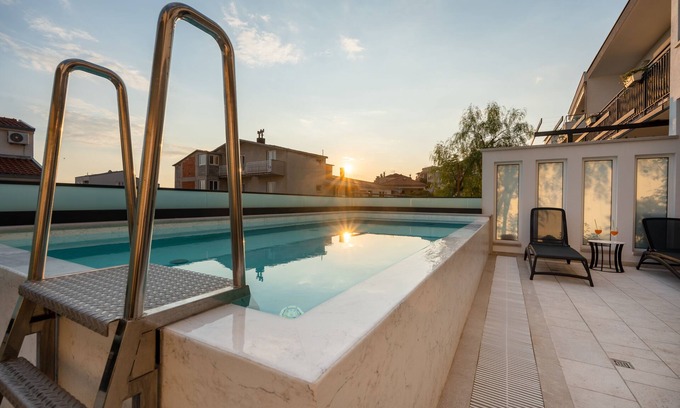 Bili brig Villa | villa Iva-near beach