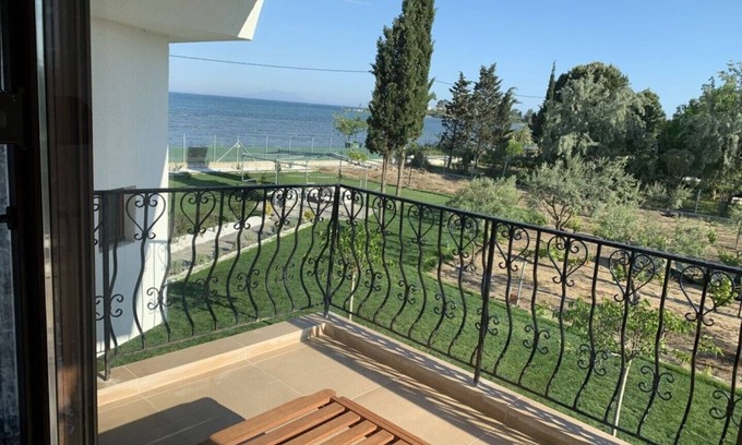 Mandra Casa | Villa IVIA PARUNSKI Y BOGDANOVA OE