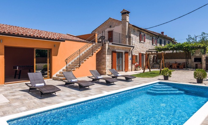 Sajini Villa | Villa Ivka - ¡Todo lo que necesitas para tus vacaciones!