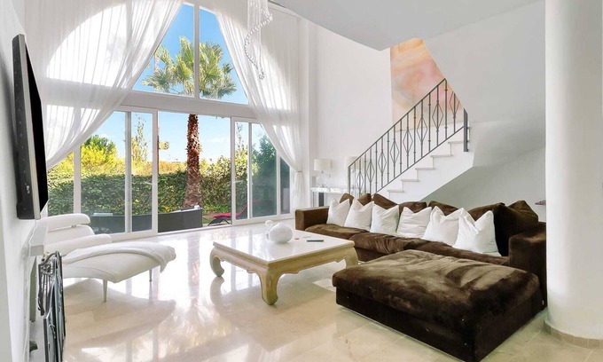 San Roque Casa | Villa Jacqueline luxurious , spacious peaceful haven near beach 🏖 and golf ⛳