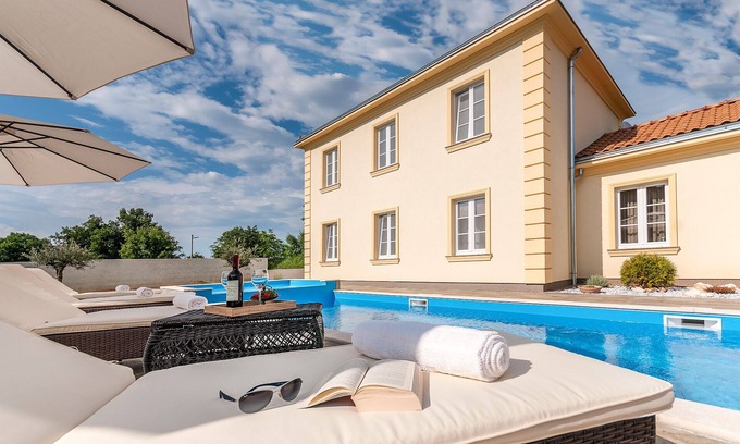 Rojnici Villa | Villa Jakov hermosa villa con 4 dormitorios