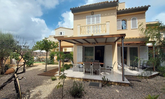 Cala Bona Chalet De Esquí | Casa Cala Bona cerca de la playa con terraza y BBQ