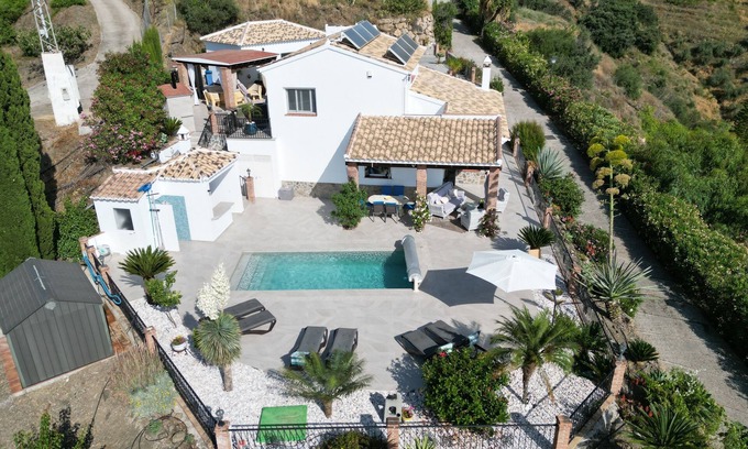 Sayalonga Casa | Impresionante villa de 3 dormitorios