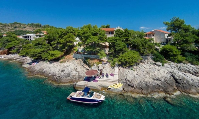 Selca Villa | Villa Josipa - Luxury modern villa with pool in Croatia