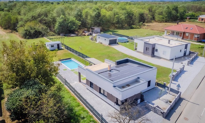 Varazdin Casa | Villa Joy With Pool and Hot Tub, Sračinec, Croatia