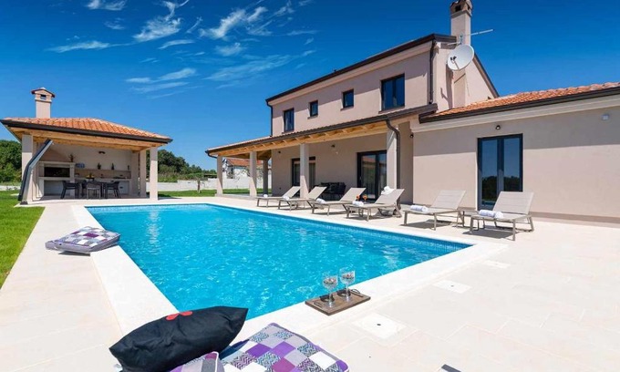 Tinjan Casa | Villa Joze