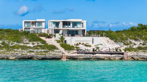 Leeward Settlement Villa | Villa Julia and Villa Angelina