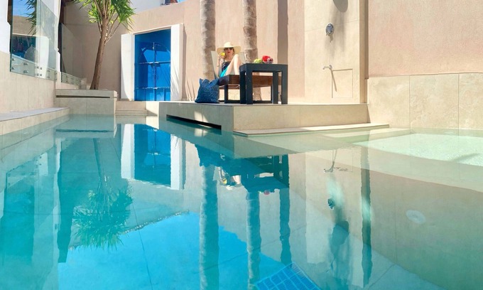 Loutra Villa | Villa Kallergi Athena: piscina privada, jardín y vistas al mar, cerca de la playa en Creta