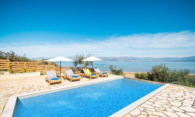 Apraos Villa | Villa Katostrato Beach by Villa Plus