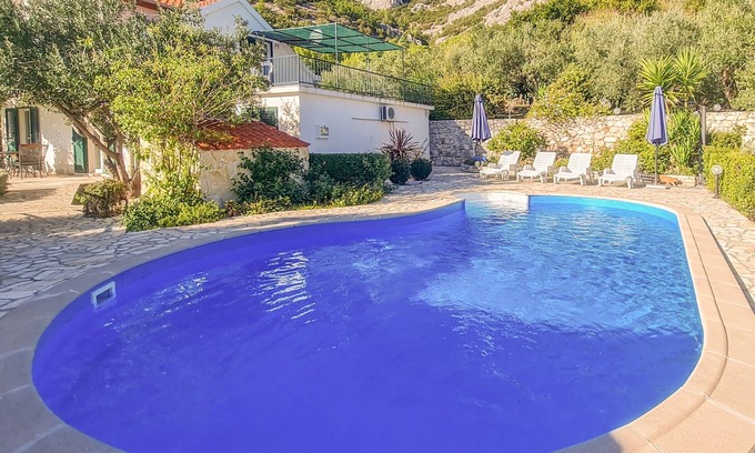 Viganj Villa | Villa Klara - Casa de vacaciones con terraza, piscina y vistas al mar
