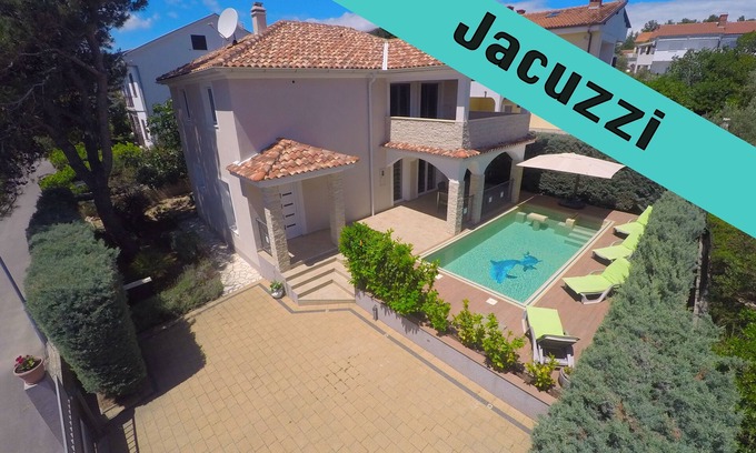Krk Casa | Villa KRK: casa exclusiva de 4 ****, piscina climatizada, 150 m del mar, vista al mar