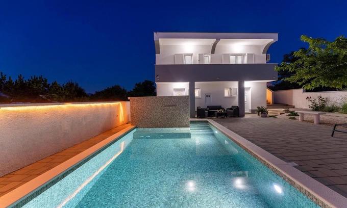 Razanac Villa | Casa de vacaciones La Pieda