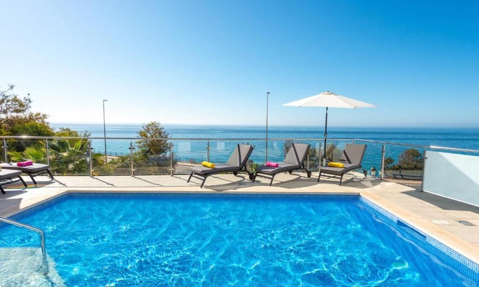 Urbanización Ladera del Mar Villa | Villa Ladera Sol by Villa Plus