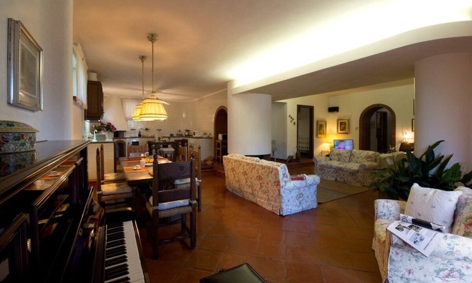 Marina di Puolo Apartamento | Villa le Olivine Less then 5 min to Sorrento