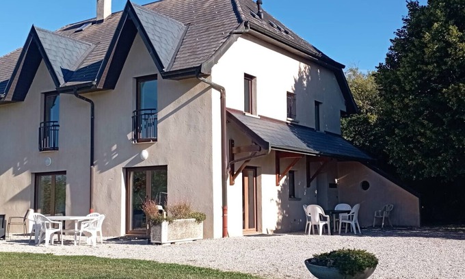 Sillingy Cabaña | Villa 'Le Paradis' con vistas a la montaña, terraza privada y jardín privado