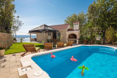 Marusici Villa | Villa LeoMa with heated pool