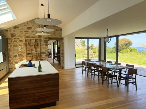 Guimaec Casa | Villa Les Embruns sea view Beg Ar Fry 10 people