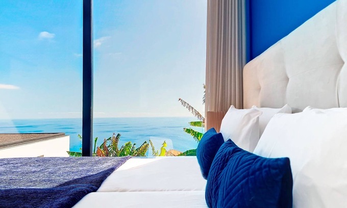 Arco da Calheta Casa | Villa Lilian - Three Bedroom House, Sleeps 6