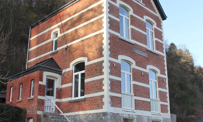 Bohon Villa | Villa Louise - Hermosa casa de vacaciones para 9 personas