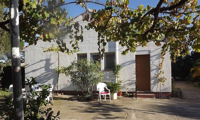 Sauvian Villa | Villa LOURMEL, permaneciendo a la sombra de los eucaliptos y su cenador