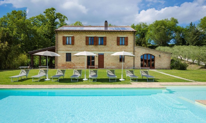 Orciano di Pesaro Villa | Villa Lucía con piscina en Le Marche, amplio y elegante, a pocos kilómetros de la costa del Adriático