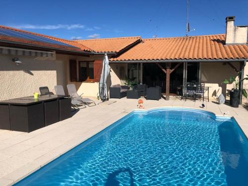 Audenge Casa | Villa lumineuse, logement et jardin et piscine privatifs, TV connectée