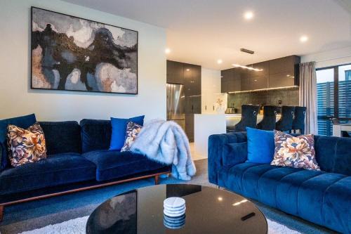 Arthur's Point Casa | Villa Lusso - unwind in luxury and relax in the hot tub