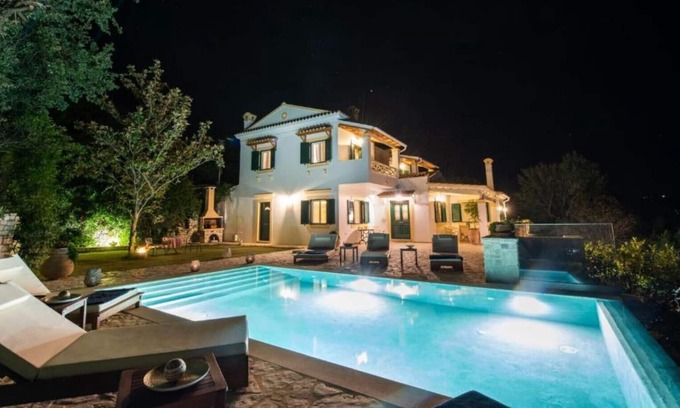 Perama Villa | Villa Magnolia Corfu