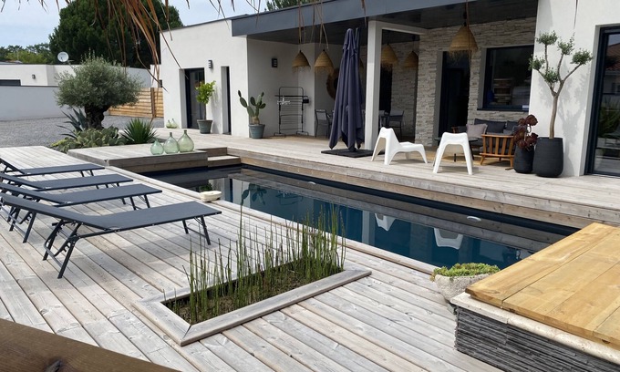 Mimizan Villa | Villa Maison Familiale en Bordure de Forêt Avec Piscine