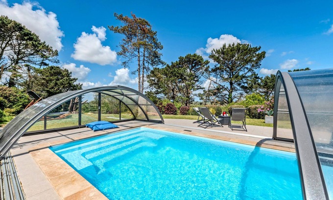 Plouider Villa | Villa 'Maison Vue Mer Avec Piscine' con vistas al mar, piscina privada y Wi-Fi