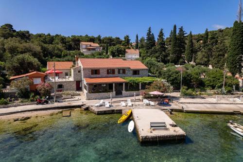 Zaton Casa | Villa Mali Raj