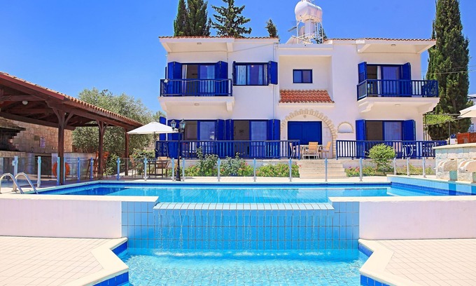 Prodromi Villa | Villa Mandalarosa, Latchi: una villa con capacidad para 8 personas en 3 habitaciones