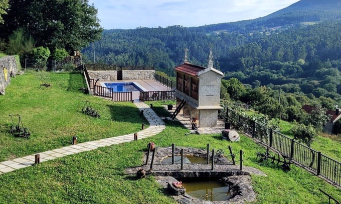 Campo Lameiro Villa | Villa María (320), vistas al valle con piscina