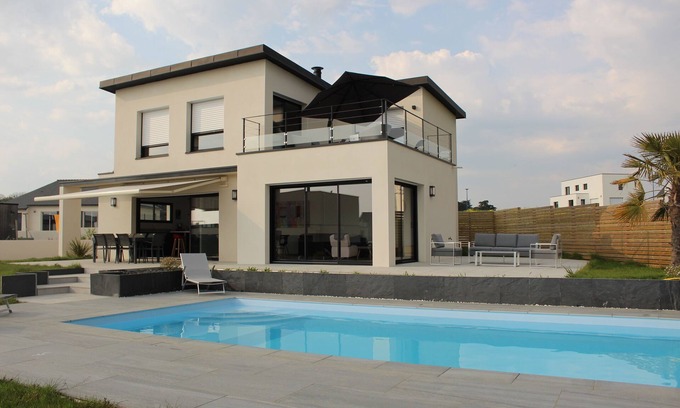 Le Pouldu Casa | PISCINA CONTEMPORÁNEA VILLA MARA CUBIERTA VISTA AL MAR CALENTADO 5 MN PLAYAS
