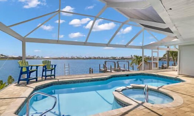 Eight Lakes Casa | Villa Margarita - 4 Bedroom w/ Beautiful Lake View and Gulf Access!