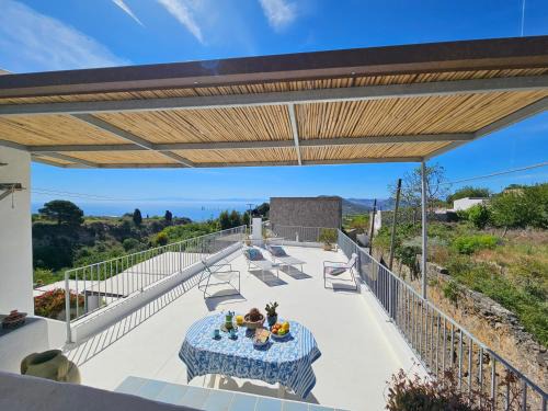Pianoconte Apartamento | Villa Margot - Authentic sea view countryside villa