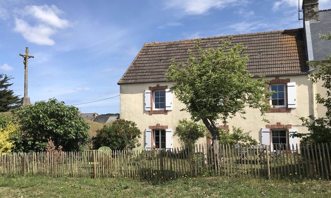 Barneville-Carteret Casa | Villa Marie Thérèse - 3 bedrooms, sleeps 8