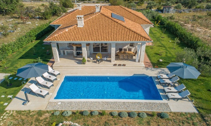 Drnis Villa | Villa Marija Sibenik nearby Sibenik – Crovillas GmbH