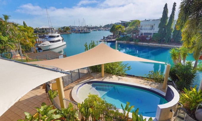 Cullen Bay Casa | Villa Marina Darwin: 4 bed, 3 bath w/ Pool+Cinema!