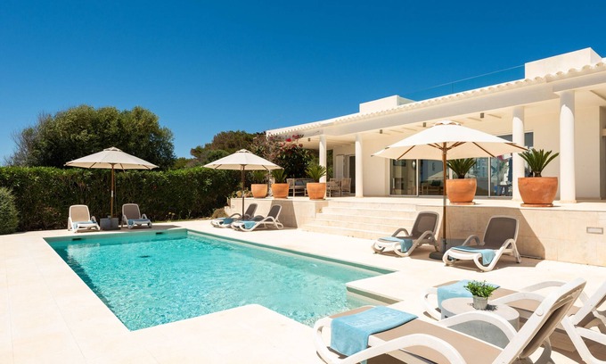 Sant Lluis Villa | Villa 'Mariposa' con vistas al mar, Wi-Fi y aire acondicionado